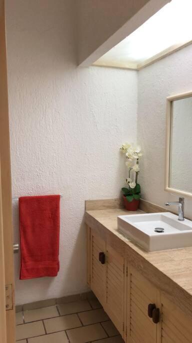 Hermoso Apartamento En Manzanillo Con Alberca Y Cancha De Tenis, Ideal Para Relajarse Y Disfrutar De Una Escapada Tranquila En El Paraiso Tropical 外观 照片